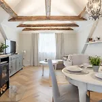 Alice Backyard - Apartments, & Exclusive Cave Saunas 4* Pärnu