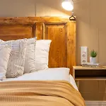 Gasthof Alice Backyard - Apartments, & Exclusive Cave Saunas