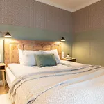 Alice Backyard - Apartments, & Exclusive Cave Saunas Parnu