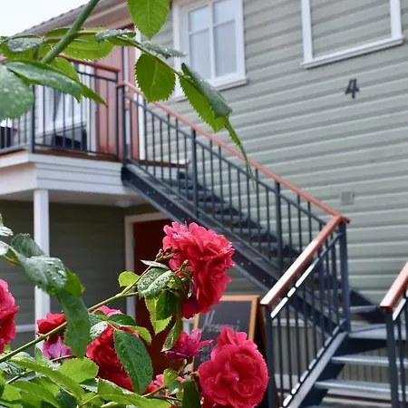 Alice Backyard - Apartments, & Exclusive Cave Saunas 4* Pärnu