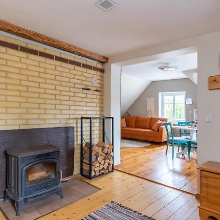 Pensión Alice Backyard - Apartments, & Exclusive Cave Saunas