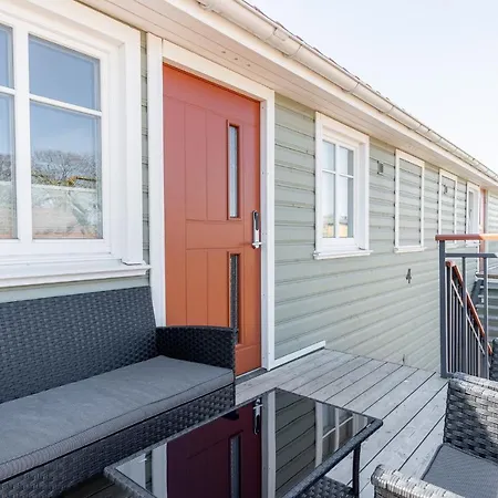 Alice Backyard - Apartments, & Exclusive Cave Saunas Guest house Parnu