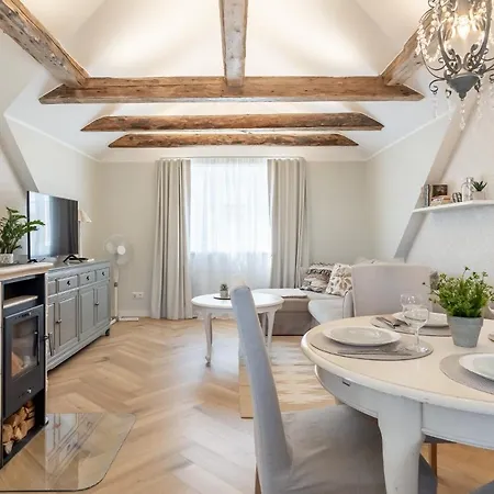 Alice Backyard - Apartments, & Exclusive Cave Saunas 4* Pärnu