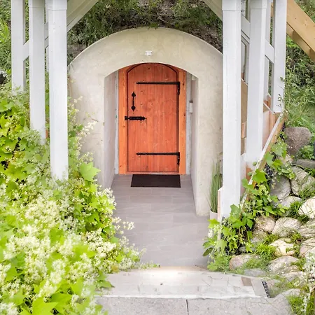 Alice Backyard - Apartments, & Exclusive Cave Saunas بارنو