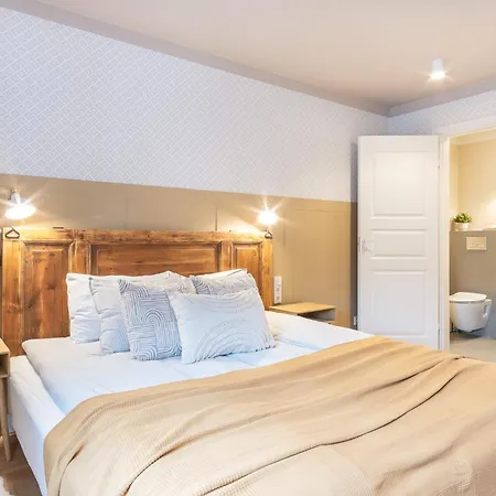 Alice Backyard - Apartments, & Exclusive Cave Saunas