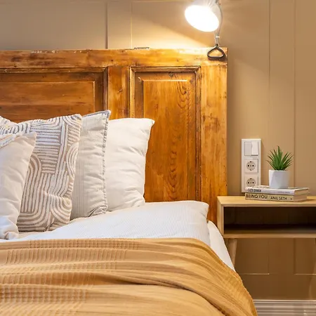Konukevi Alice Backyard - Apartments, & Exclusive Cave Saunas