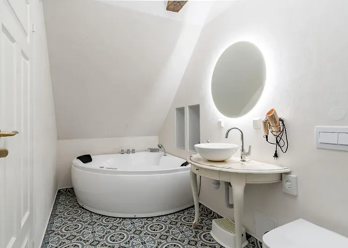 Guest house Alice Backyard - Apartments, & Exclusive Cave Saunas