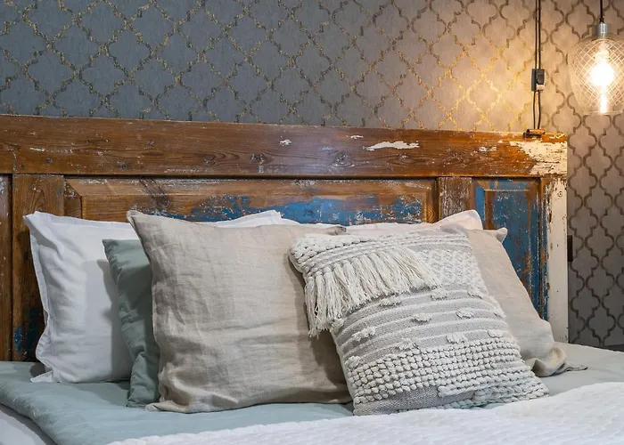 Alice Backyard - Apartments, & Exclusive Cave Saunas