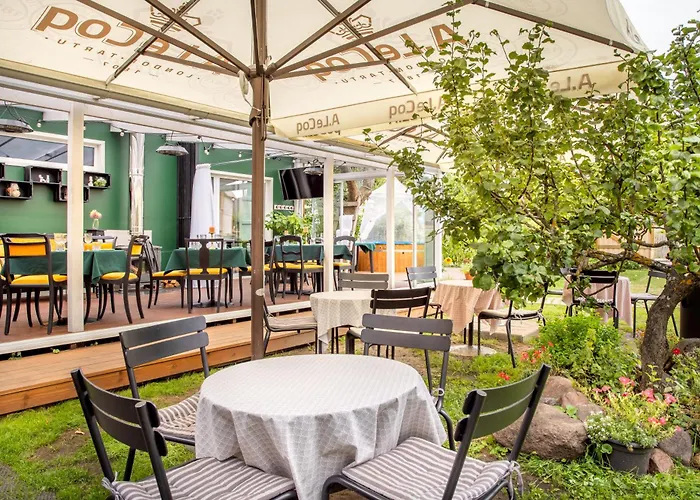 بيت ضيافة Alice Backyard - Apartments, & Exclusive Cave Saunas بارنو